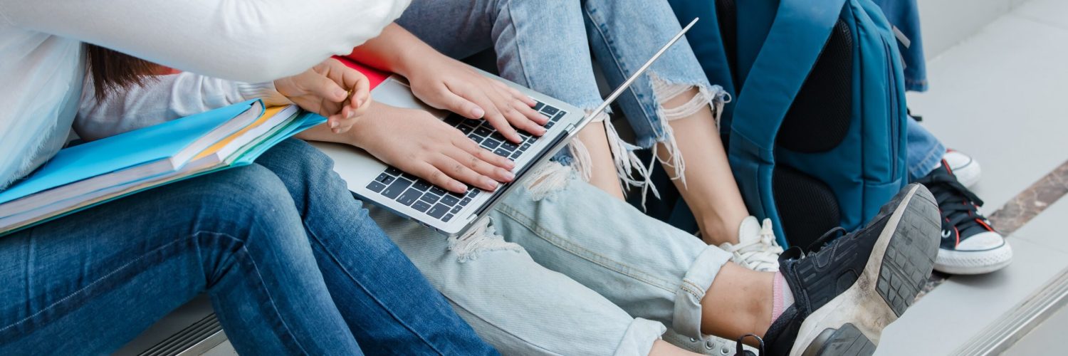Group,Of,Four,Young,Attractive,Asian,Girls,College,Students,Studying